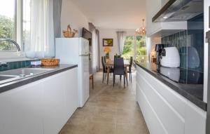 Maisons de vacances 2 Bedroom Stunning Home In San-Giuliano : photos des chambres