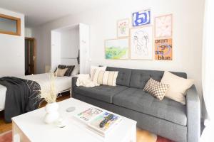 El balcón de San Antón by Clabao