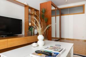 El balcón de San Antón by Clabao