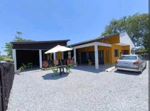 Quarto Privado Confortável em Pontal do Sul - Maciel