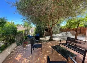 L'Azalais: Charme méditerranéen: Maison & jardin - Juvignac