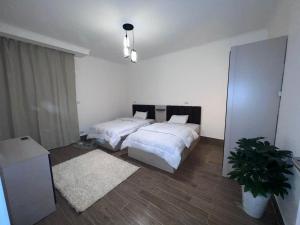 شقه بيفرلي هيلز الويست تاون