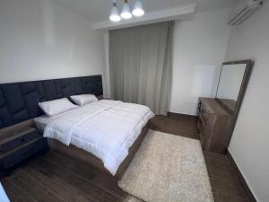 شقه بيفرلي هيلز الويست تاون