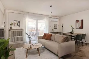 Modern Escape 2BR Apartment in Glyfada by UPSTREET - Soúrmena