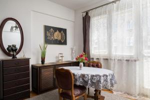 Plac Konstytucji Homely Studio by BookingHost