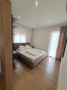 One-Bedroom Apartment with Balcony room in Apartments Johnny
