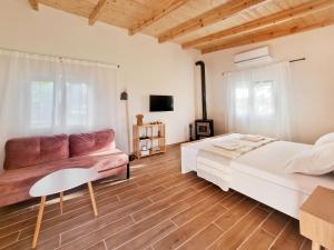 Cozy Owls Studio Home