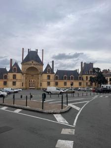 Fontainebleau hypercentre Place d’Armes 2 chambres