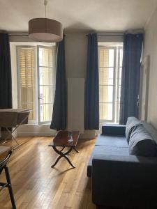 Fontainebleau hypercentre Place d’Armes 2 chambres