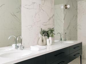 Moody Luxury Home in the Wine Region