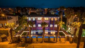 NEAR BY THE LAND OF LEGENDs , PRİVATE POOL WİTH JAKUZZİ VİLLA EUPHORİA - 4hvězdičkové hotely ve městě Belek