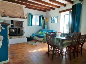 Maison rénovée 3 pièces avec jardin clos, à 700m des plages et 400m du centre de lÉpine - FR-1-224B-28