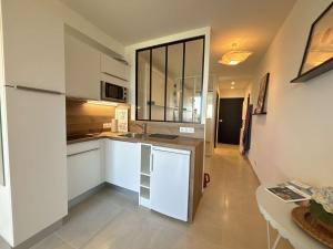 Studio en bord de mer à Royan, parking, TV, tout équipé - FR-1-494-67