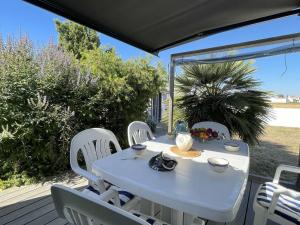 Maison au calme, 3 chambres, proche commerces et plages, jardin sans vis-à-vis, terrasse équipée - FR-1-224B-138