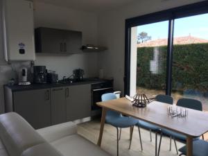 Appartements Joli studio de 25m2 avec terrasse, ideal pour un couple : photos des chambres