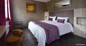 Hotels Logis Hotel Beau Site : photos des chambres