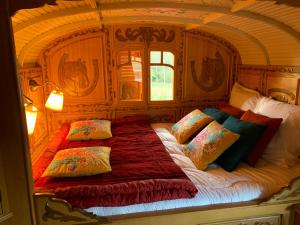 Villas Chaignonnieres Roulotte 19pers jacuzzi 15min mer : photos des chambres