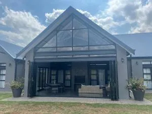 Sasavona Cottage - 349 Vaal de Grace Golf Estate - Vredefort