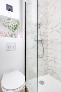 Face au métro 13 - 26 m2 refait à neuf