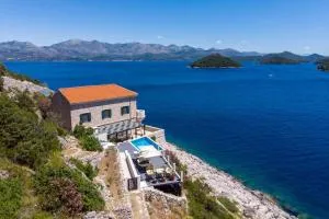 Unique Lighthouse Olipa Island - 萨普伦纳拉