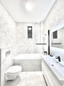 Brand new Parliament Designer SmartHome for 4 ppl