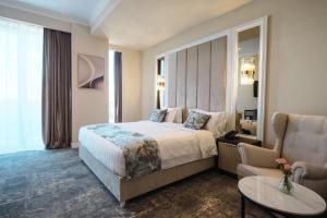 Panoramic Mamaia Hotel