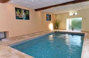 Maisons de vacances Mon Petit Paradis, Piscine Interieure Chauffee Privative : photos des chambres