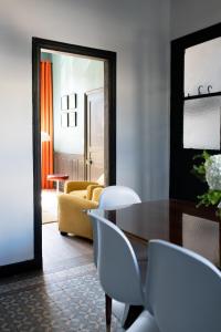 Maisons de vacances Le 5 - maison de style centre ville Normandie : photos des chambres
