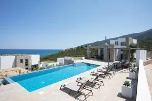 Villa Thymari, a unique seafront villa - 米利