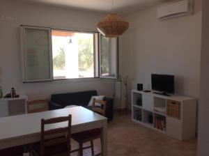 Casa tra ulivi e mandorli