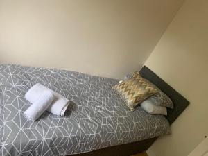 Big 5 bedroom house in Biddenham with 3 bathrooms