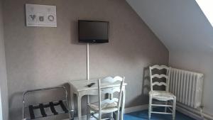 Hotels Hotel Restaurant Le Moulin de la Renne Adults Only proche Zoo de Beauval : photos des chambres