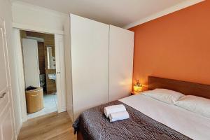 HENRI CAMILLE REAL ESTATE- Santiago - 2 bedrooms close Croisette