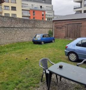 Sejours chez l'habitant Chez Vincent, Chambres doubles equipees, avec acces prive, tres bon emplacement dans Dieppe, au calme, avec Parking Gratuit et Cloture, terrasse et grand jardin, simple et convivial, Animaux admis : photos des chambres