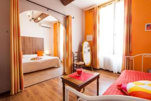 Hotels Logis Auberge De Tavel : photos des chambres