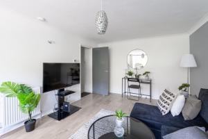 Centrally located Islington