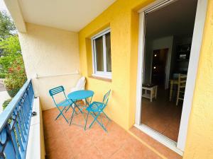 Studio et cabine, 4 personnes,mer, piscine, tennis, les issambres
