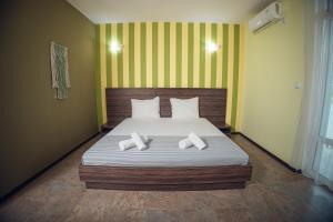 Хотел и Вили Марая