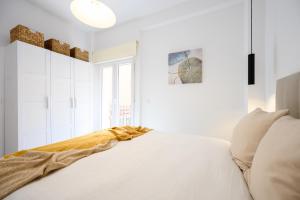 First line, 1min to sea, city center by 10ToSea