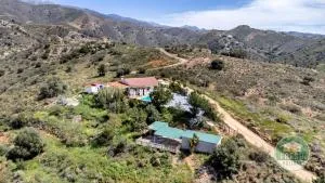 Finca Clara - private and remote family villa - Rubite