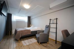 Twin Room with Private External Bathroom room in HOSTEL TOIVOLA