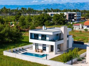 Villa Karlo ZadarVillas