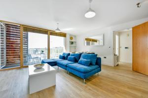 The Vizion serviced apartments from Pincott Properties - free parking, private balcony, and WiFi