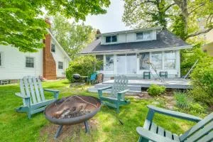 Coastal Lake Erie Cottage with Amazing Water Views! - Euclid