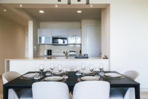 Oceanview Apt Near Panama City w King Bed & More