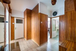 Old Town 3-Bedroom Apartment by BookingHost