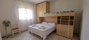 Luminosa villetta a vicino al mare