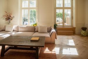 Exklusive Stadtwohnung mit Innenhofterrasse, Pool und Sauna