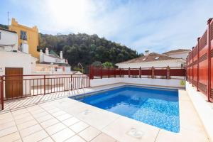Central apartment with pool