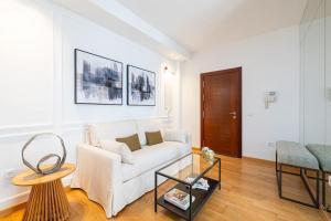 Central apartment with pool